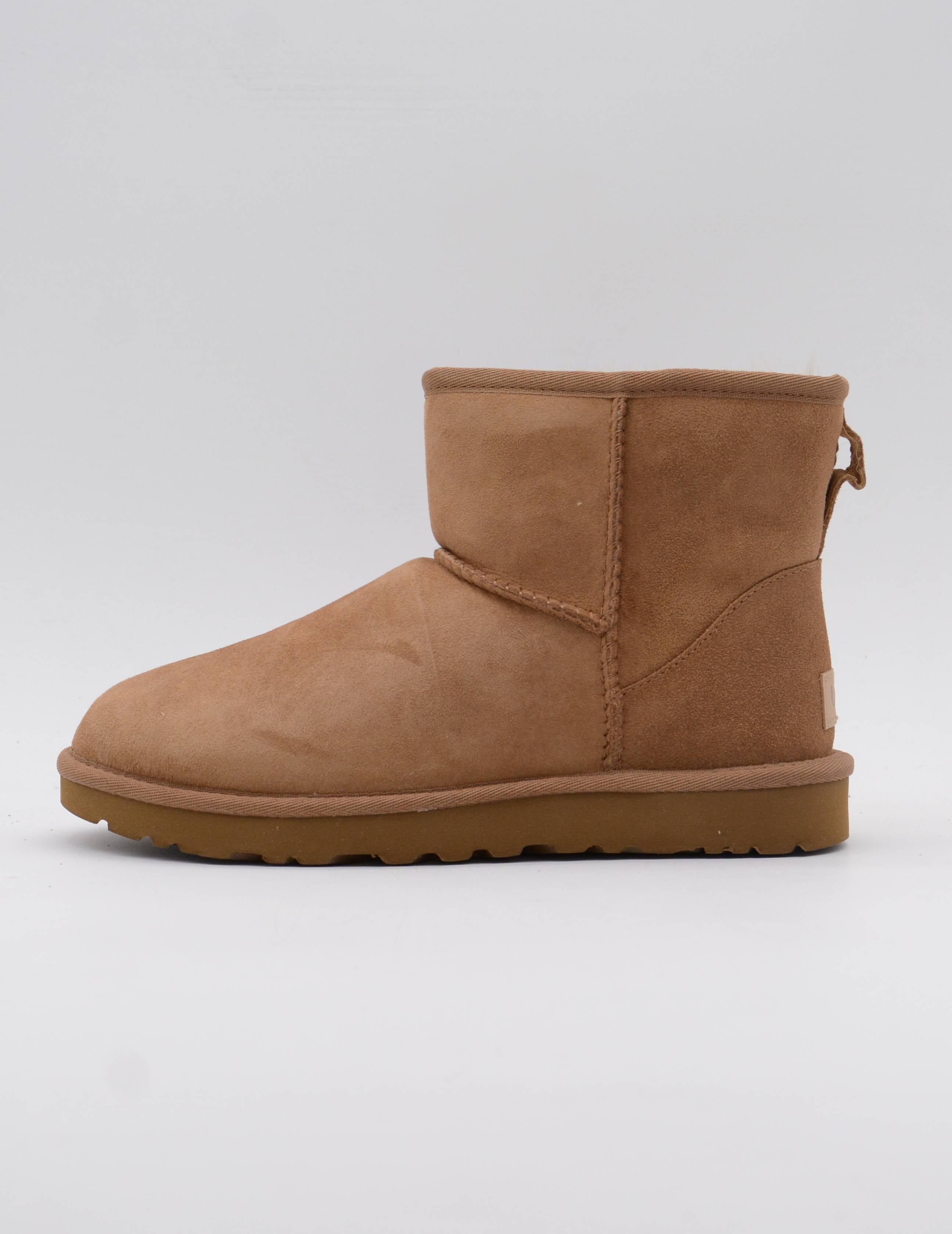 UGG1016222Botas Classic Mini IICAMEL