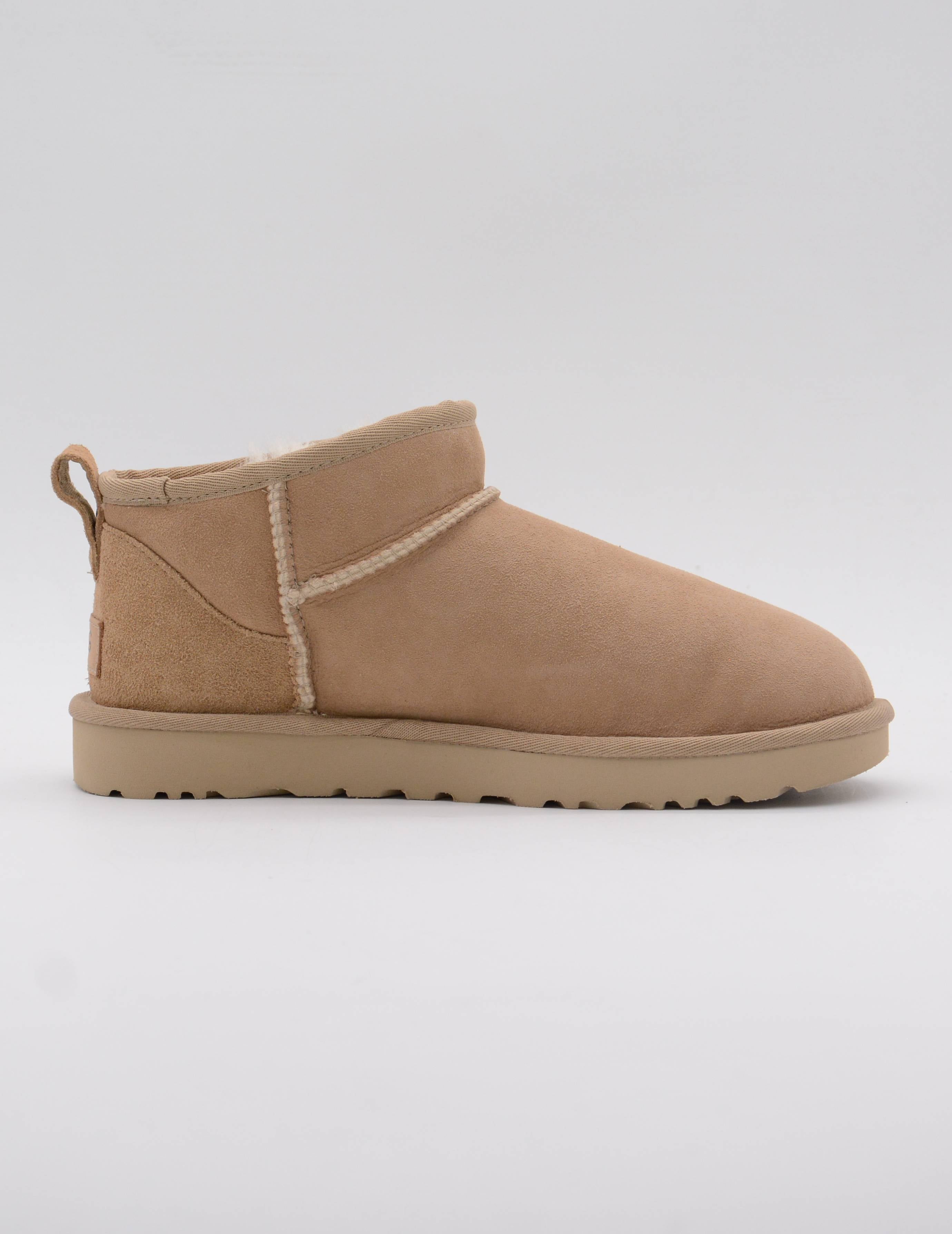 UGG1116109Botas Classic Ultra MiniARENA