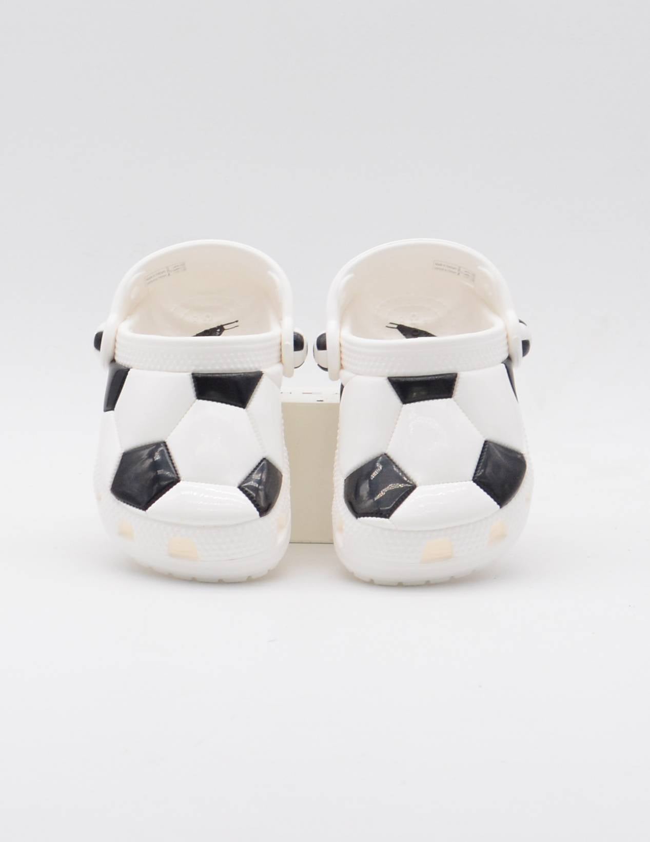 CROCS 210023 ZUECO NIÑOS SOCCER BALL