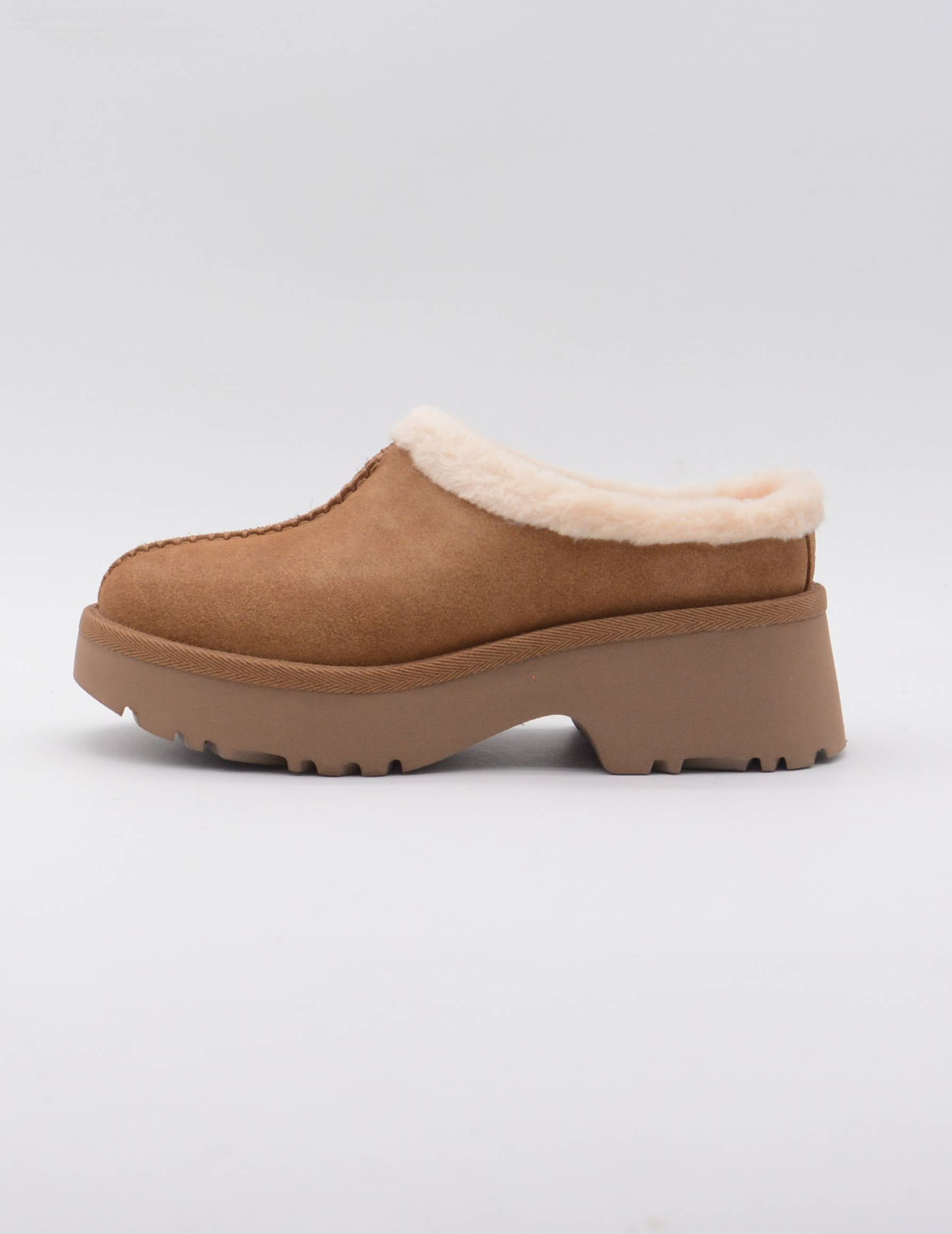 UGG Zuecos New Heights Cozy