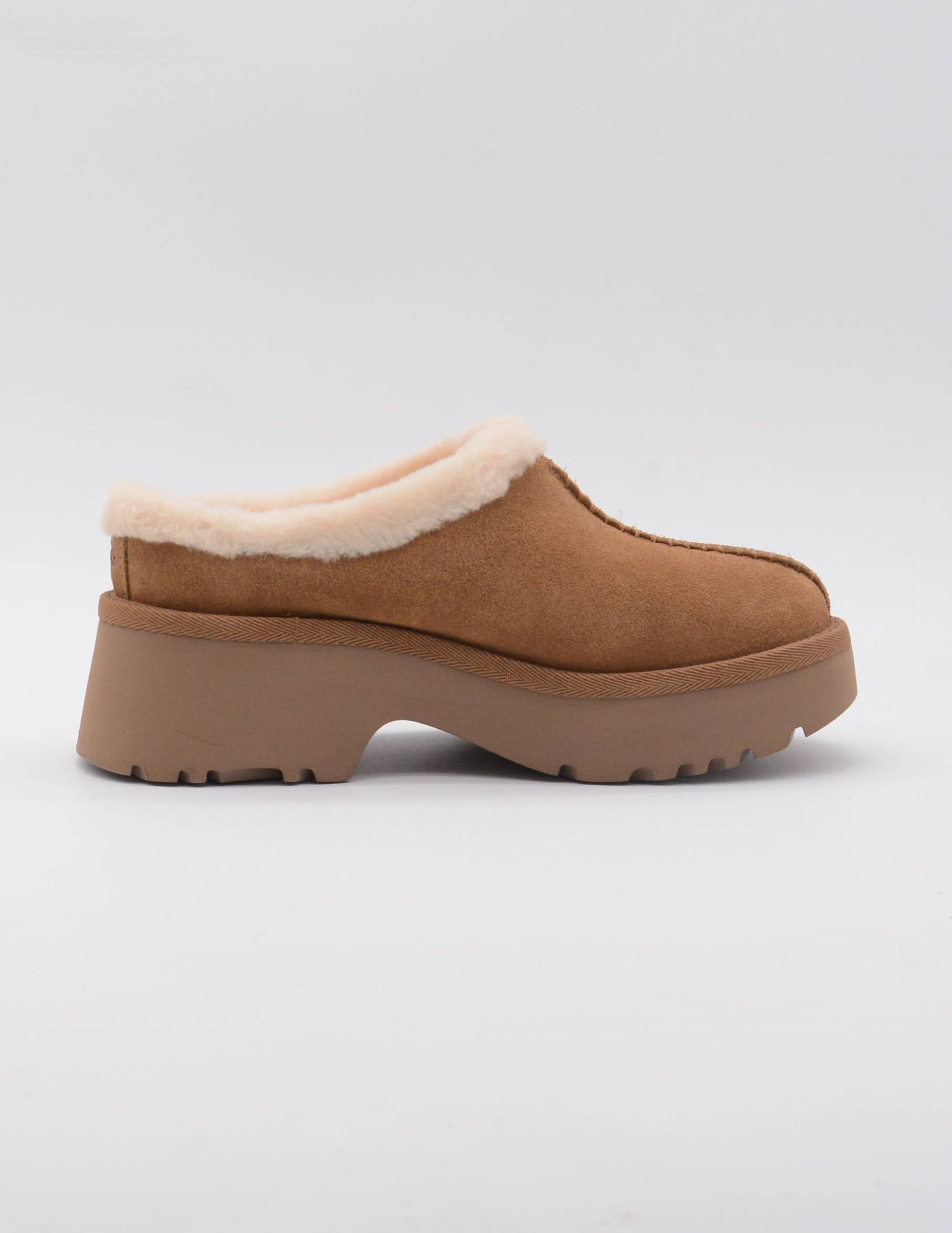 UGG Zuecos New Heights Cozy