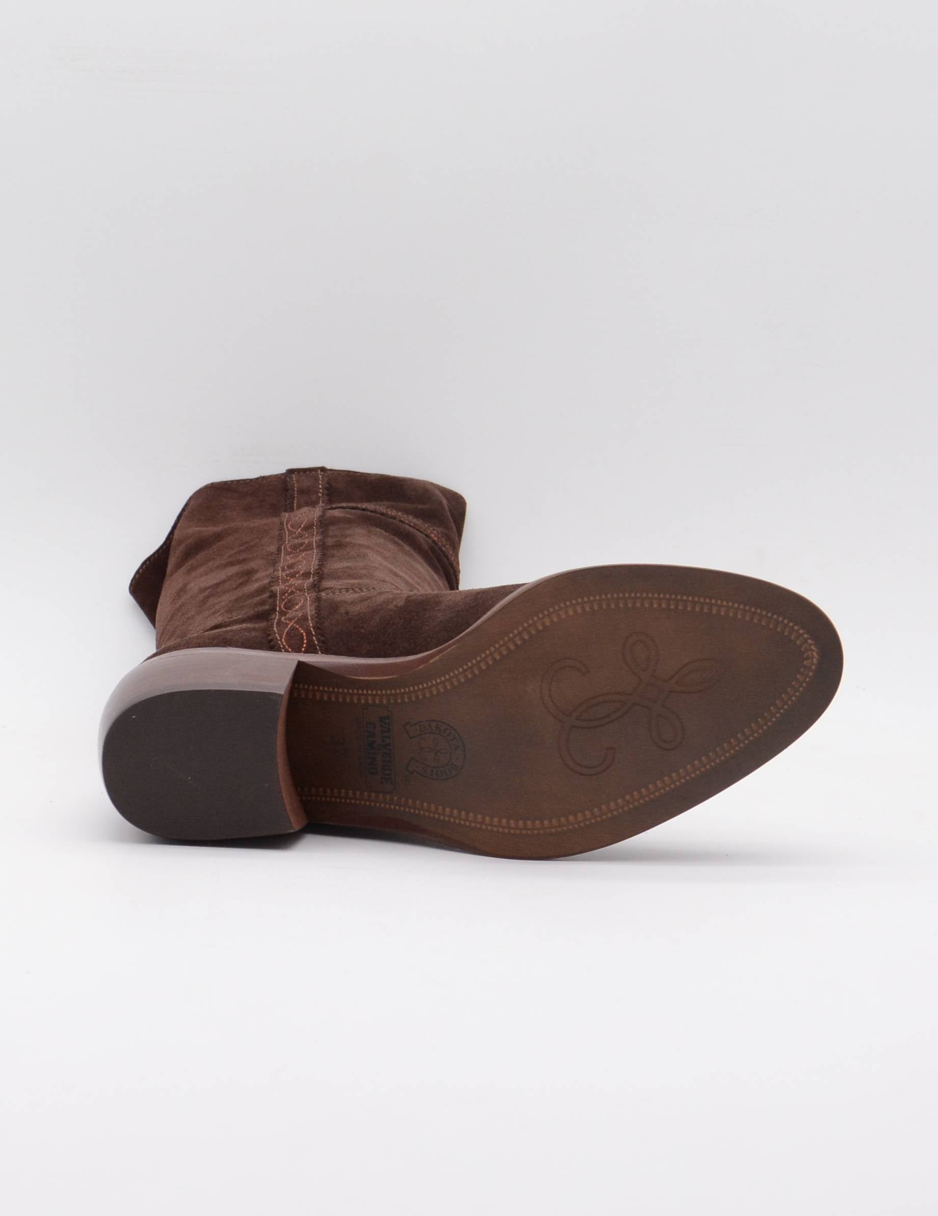DAKOTA BOTA 3/4 RECTA CHOCOLATE TACON MEDIO 476